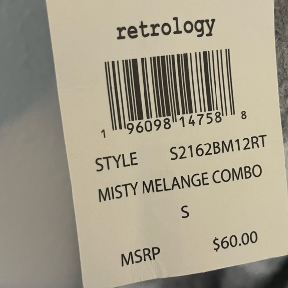 New Retrelogy Woman Sweater - Picture 4 of 5